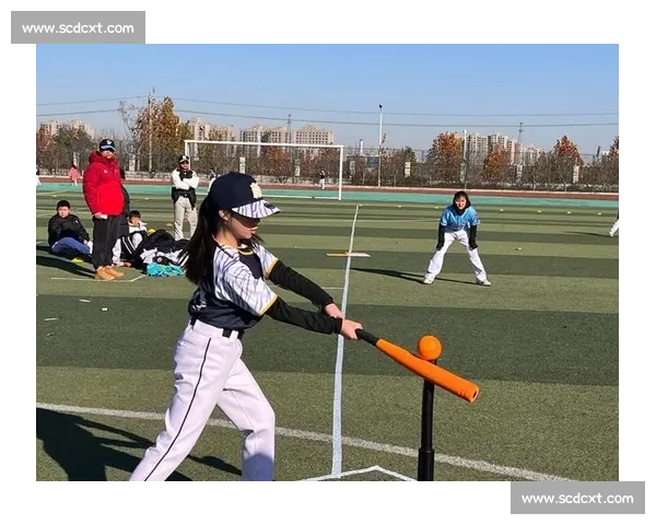 草原少年逐梦绿茵场:软式棒垒球总决赛鄂尔多斯燃情启幕 草原少年逐梦绿茵场:软式棒垒球总决赛鄂尔多斯燃情启幕
