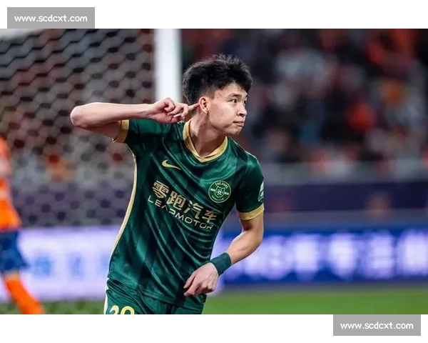 国足东亚杯名单公布:王钰栋领衔新星阵容,塞鸟压阵剑指新突破 国足东亚杯名单公布:王钰栋领衔新星阵容,塞鸟压阵剑指新突破