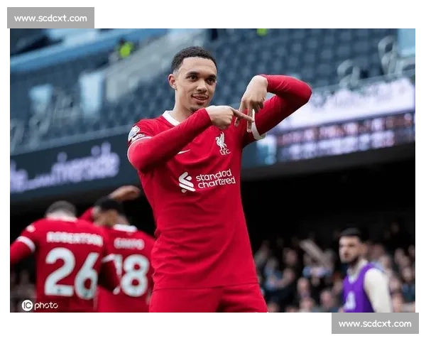 阿诺德离队后,红军仅剩两人撑起英格兰血脉 阿诺德离队后,红军仅剩两人撑起英格兰血脉